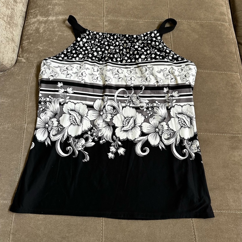 Beach House Black and White Floral Tank Top